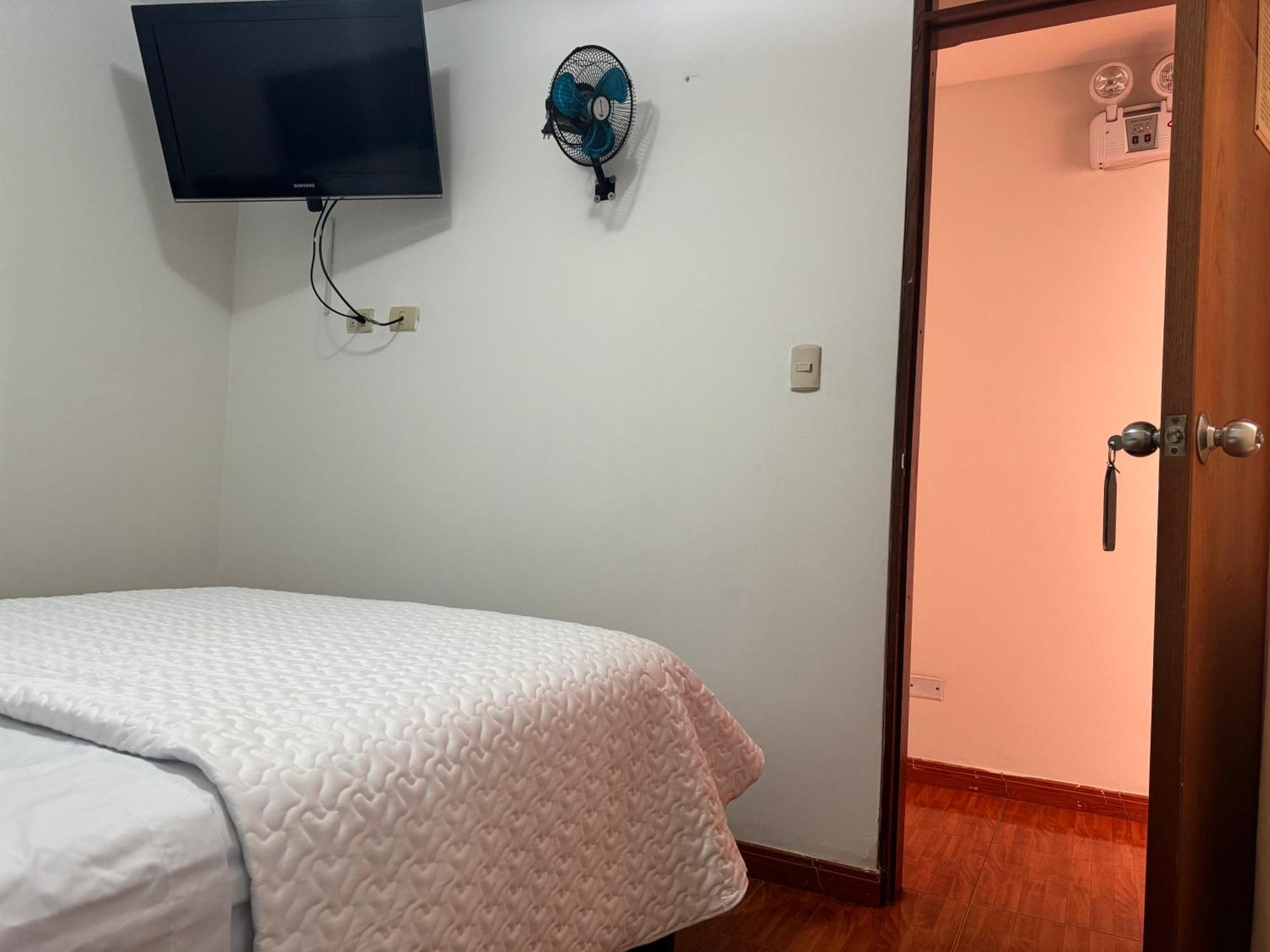 Puerto Bayovar Hotel Mala ภายนอก รูปภาพ